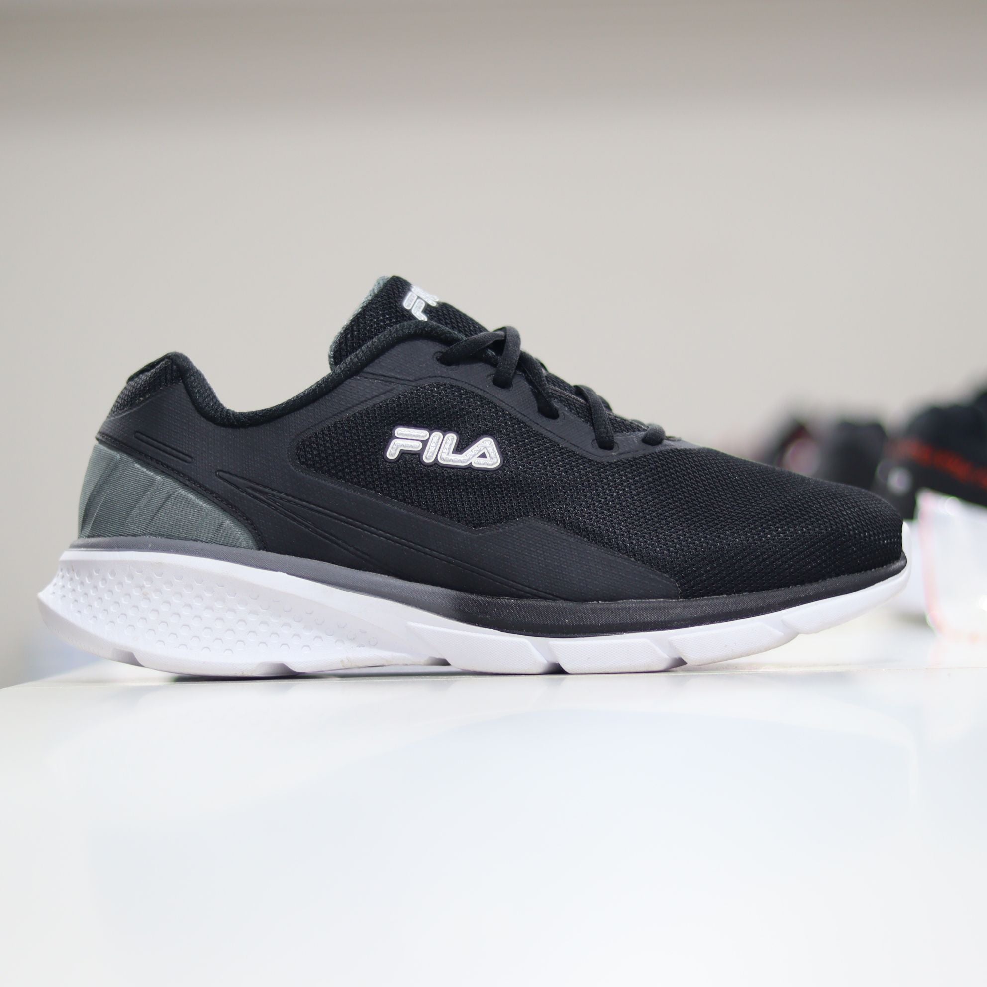 26 - FILA Running (Memory Foam)