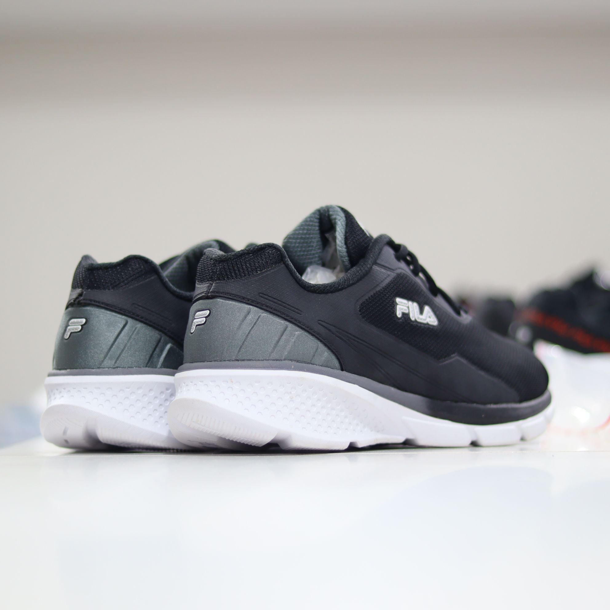 26 - FILA Running (Memory Foam)