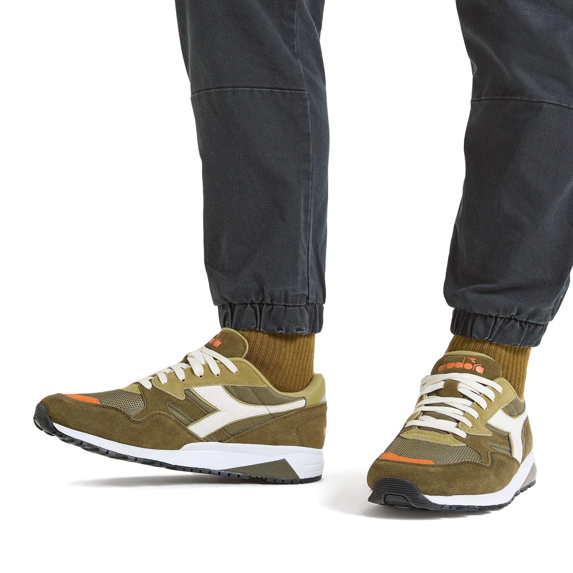 Diadora N902 Trainers - Avocado / Beech