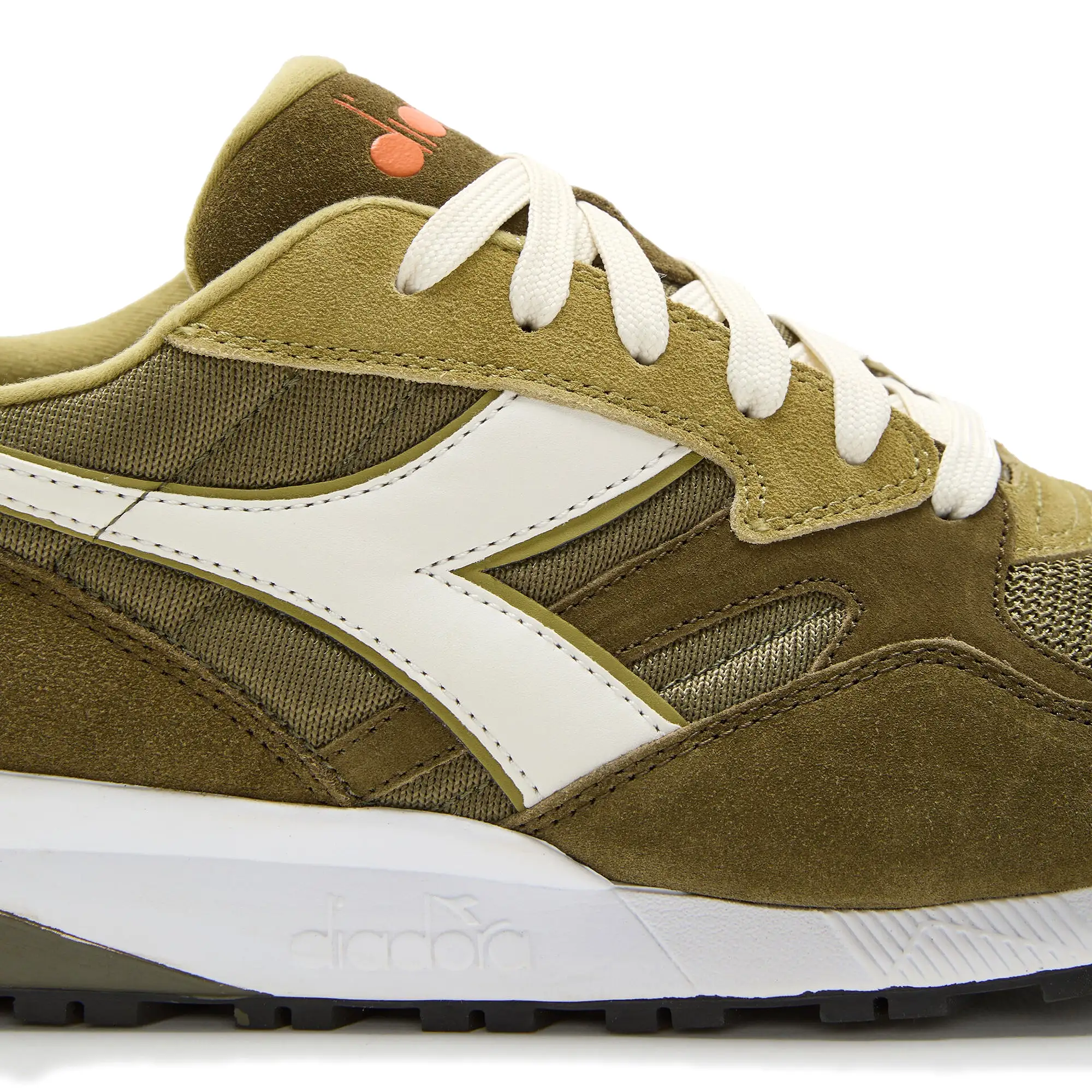 Diadora N902 Trainers - Avocado / Beech