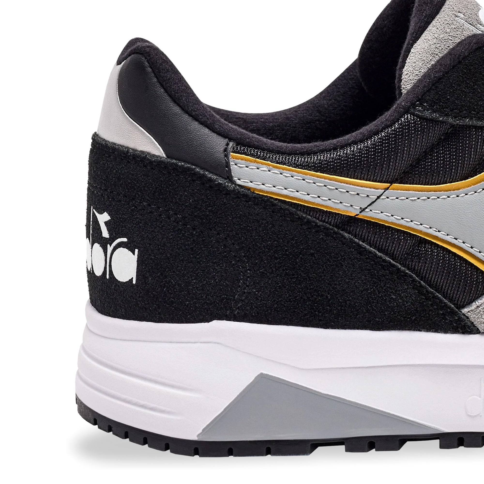 Diadora N902 Trainers - Black/Black