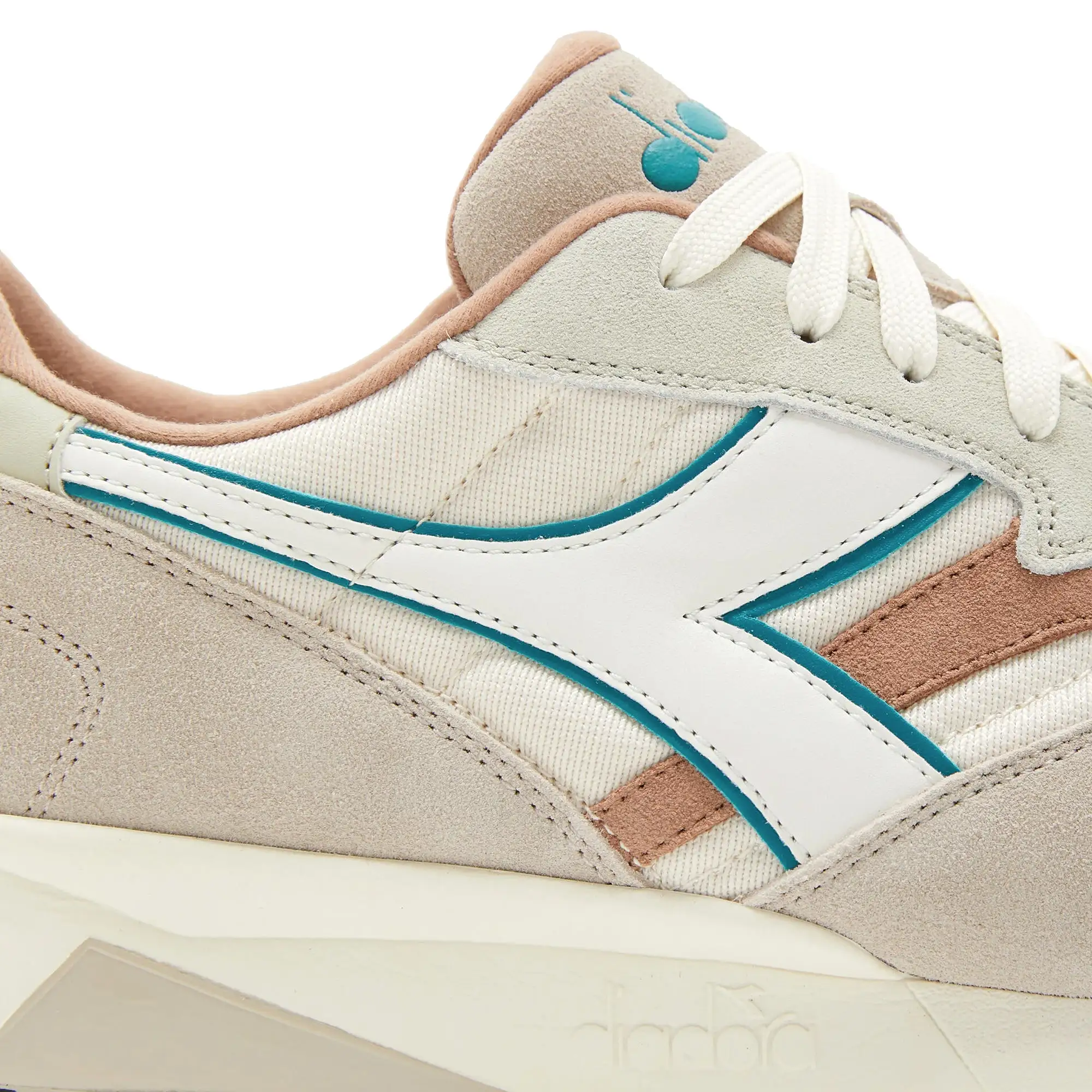 Diadora N902 Trainers - Parchment / Feather Grey / Alfalfa