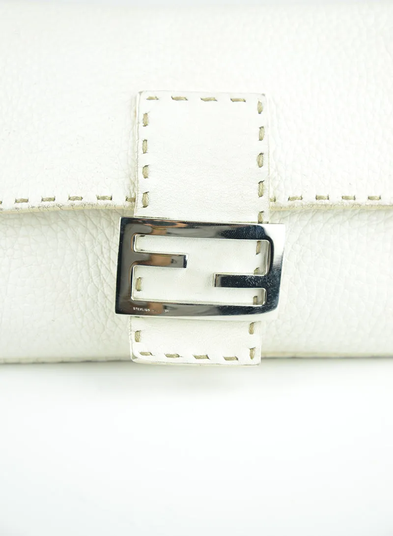 Fendi Selleria Baguette in pelle panna