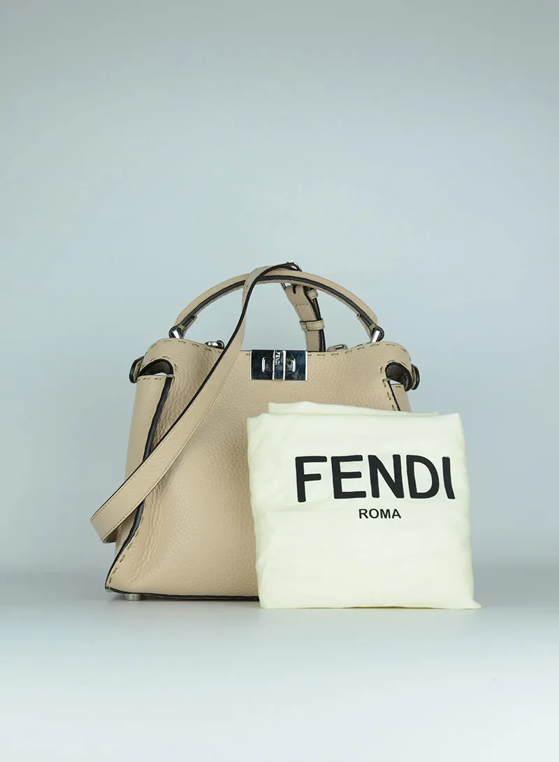 Fendi Selleria Peekaboo Iseeu in pelle rosa cipria