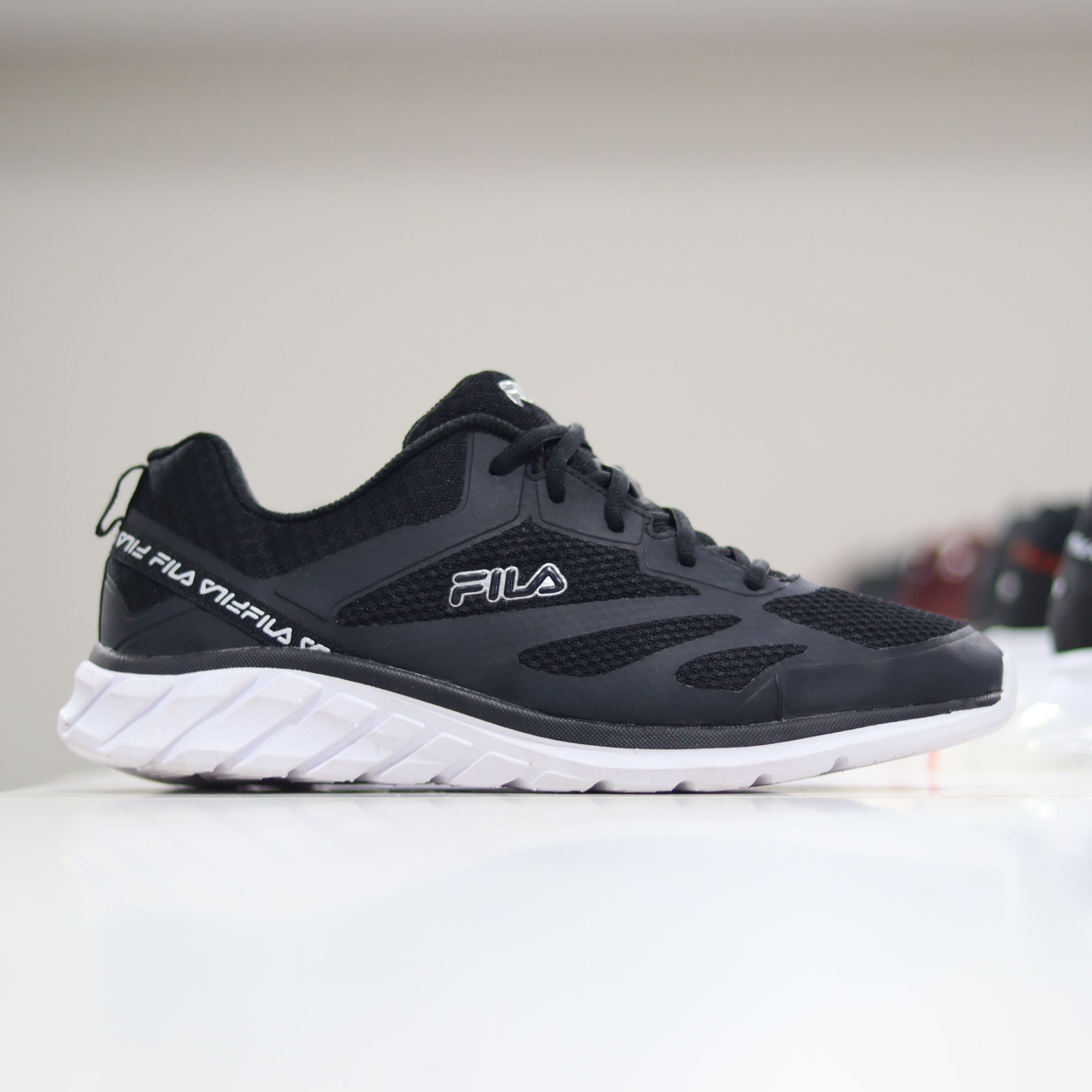 - FILA Running Non-Memory Foam