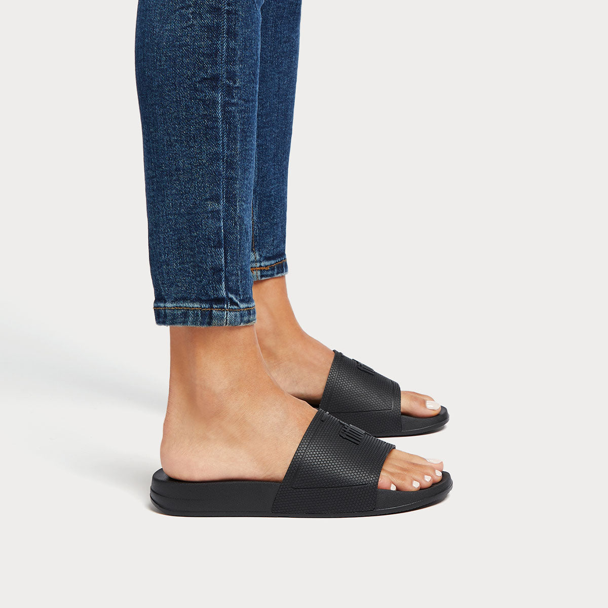 Fit-Flop Iqushion Slides Black    