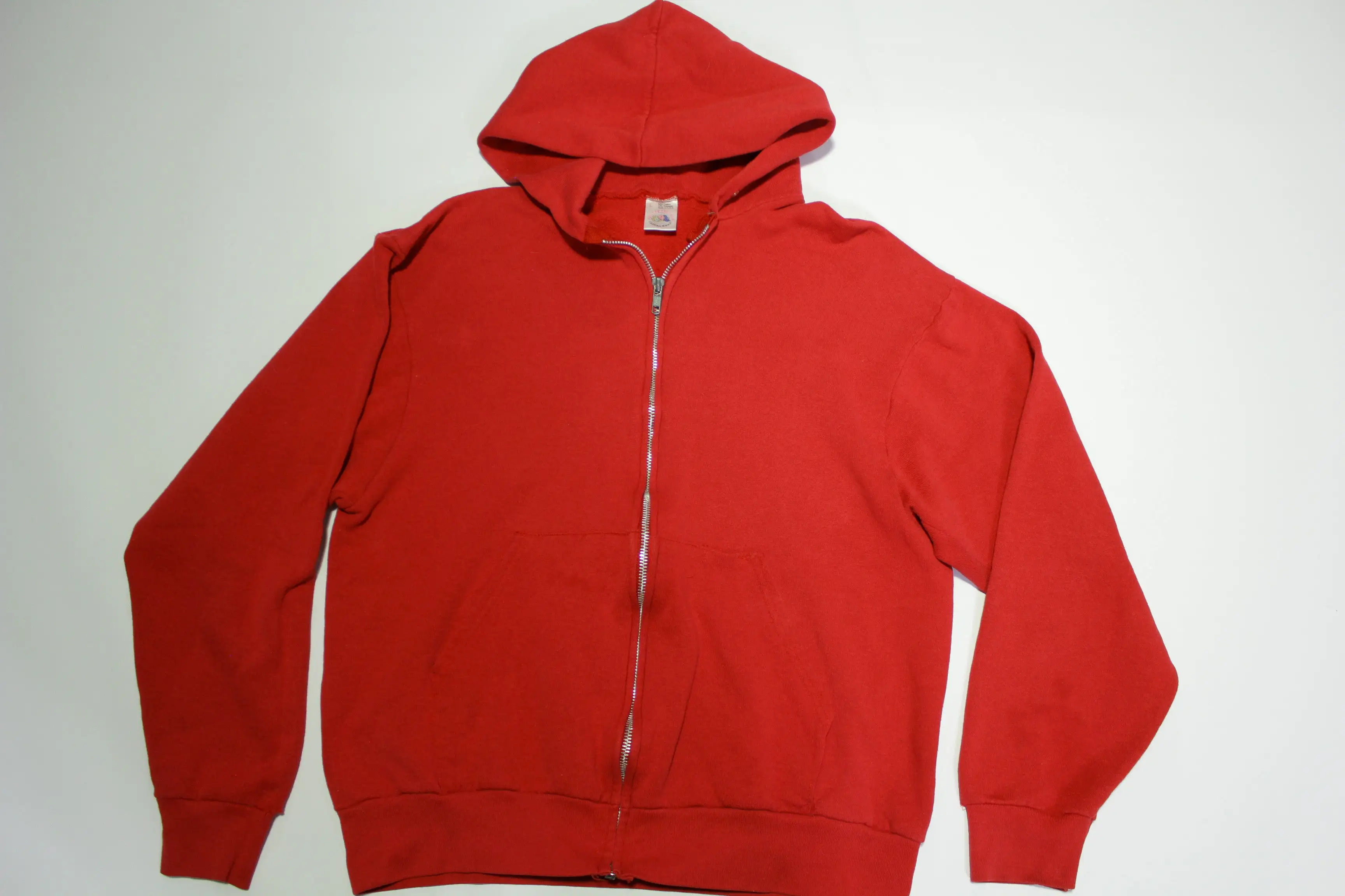 Fruit of the Loom Vintage 90's Blank Red Basic Essential Hoodie Zip Up Pocket Sweatshirt