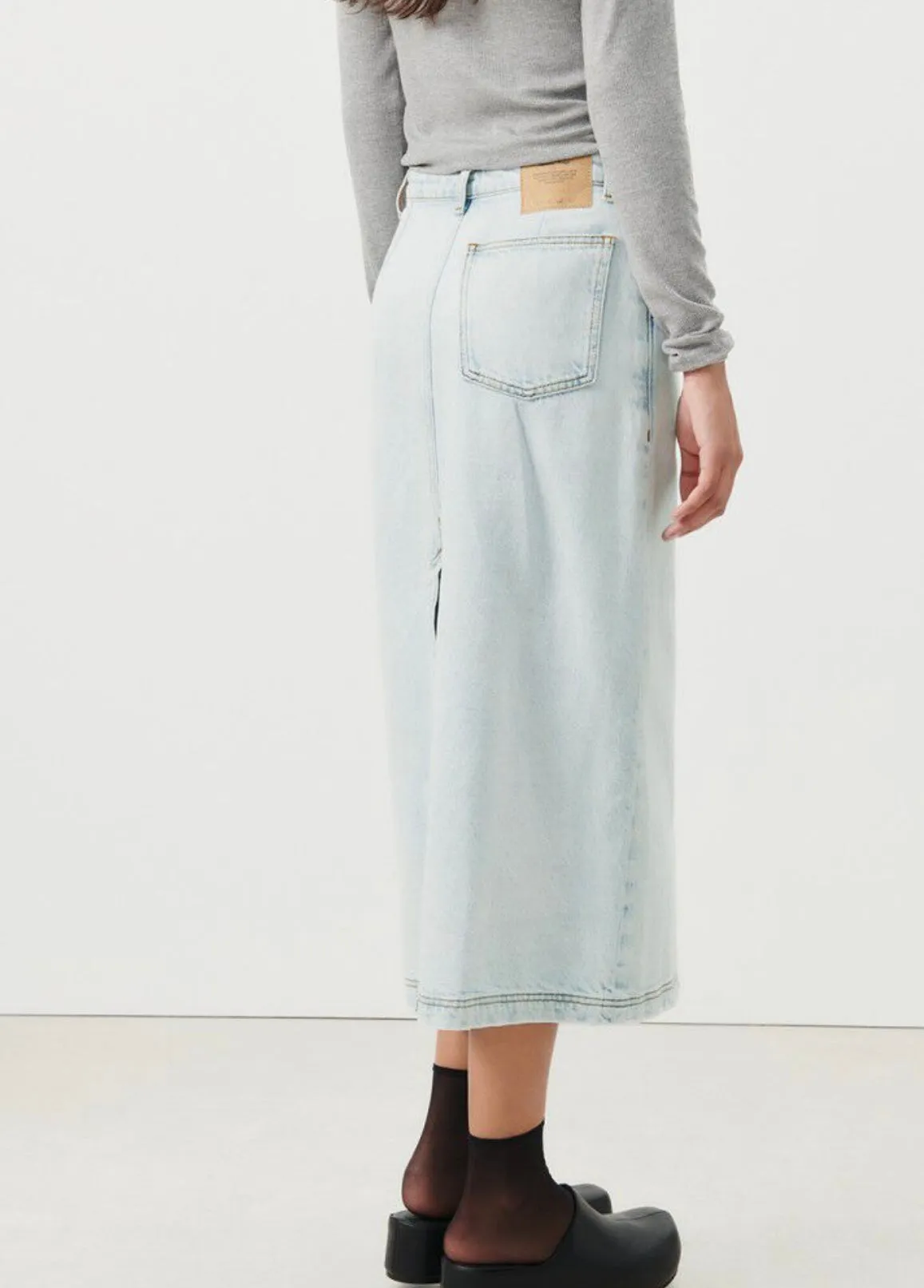 Sacs of Ashbourne   American Vintage Joybird Denim Skirt Winter Bleached