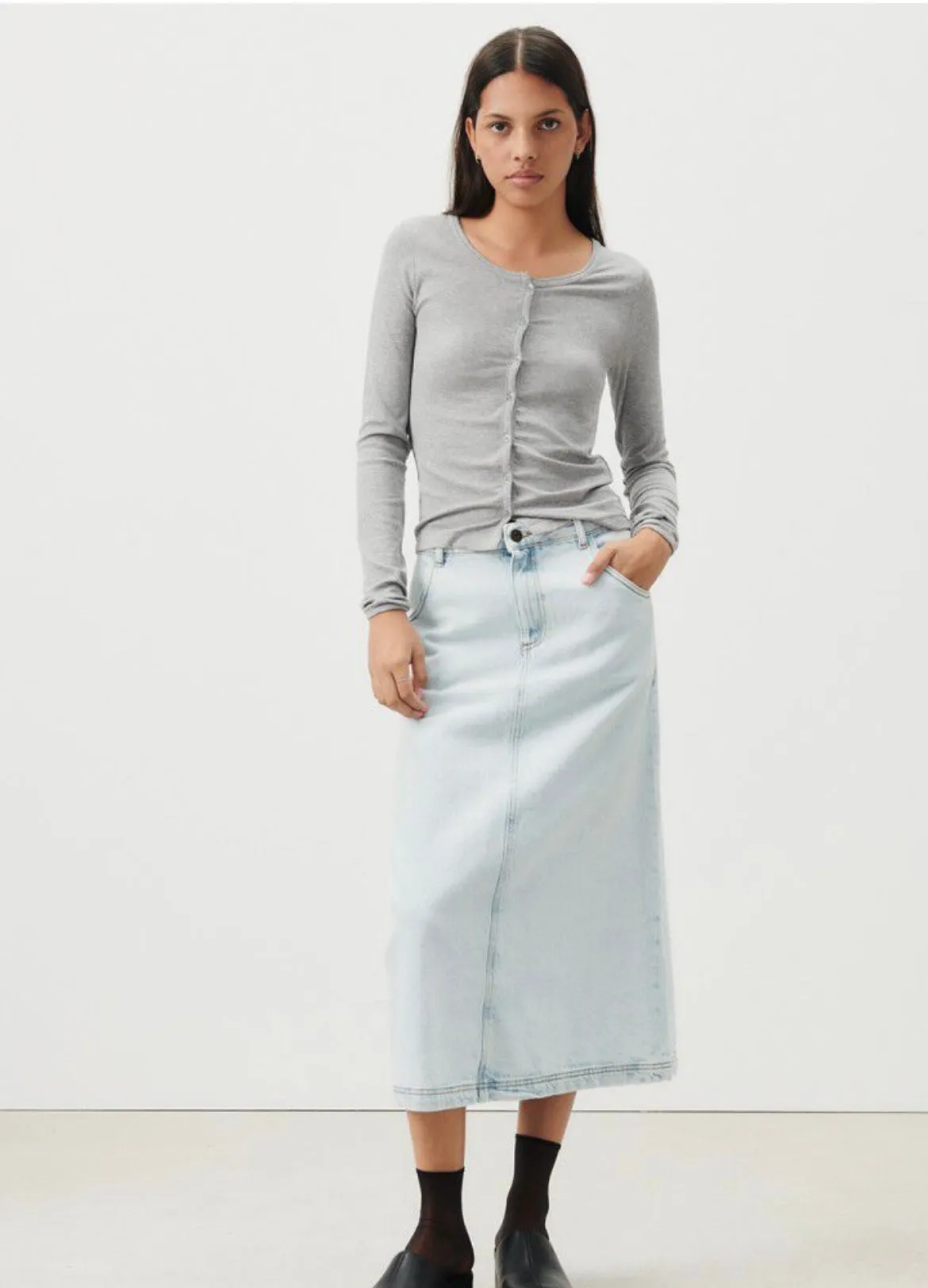 Sacs of Ashbourne   American Vintage Joybird Denim Skirt Winter Bleached