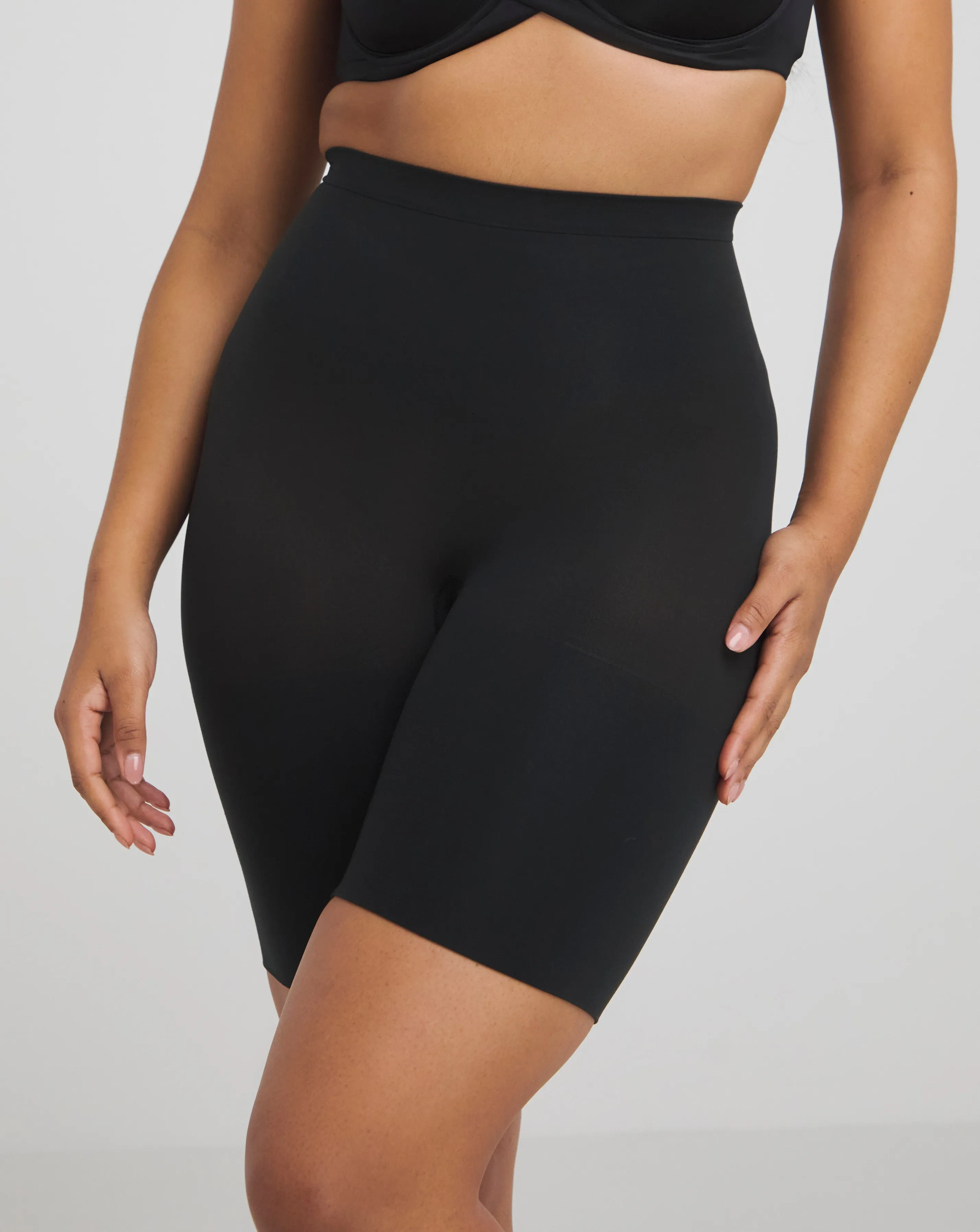 Spanx Everyday Seamless Medium Control Mid Thigh Short | Simply Be